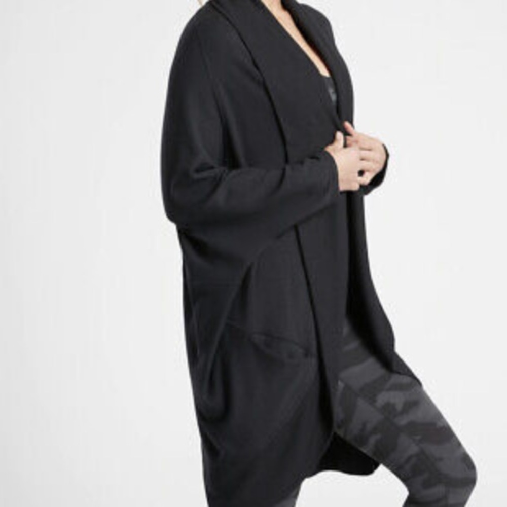 NWT Athleta Black Ethereal Cocoon Wrap - Picture 2 of 6